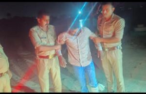 थाना कोतवाली बाँसडीह जनपद बलिया पुलिस टीम की कार्यवाही में पुलिस मुठभेड़ के दौरान चोरी करने वाले गिरोह के कुल 05 नफर अभियुक्तों किया गया गिरफ्तार