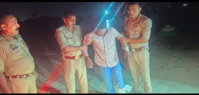 थाना कोतवाली बाँसडीह जनपद बलिया पुलिस टीम की कार्यवाही में पुलिस मुठभेड़ के दौरान चोरी करने वाले गिरोह के कुल 05 नफर अभियुक्तों किया गया गिरफ्तार