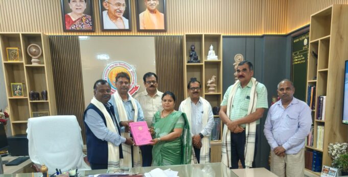 पीएच.डी. उपाधि प्राप्त कर मधुबन नगर पंचायत का नाम किया रोशन