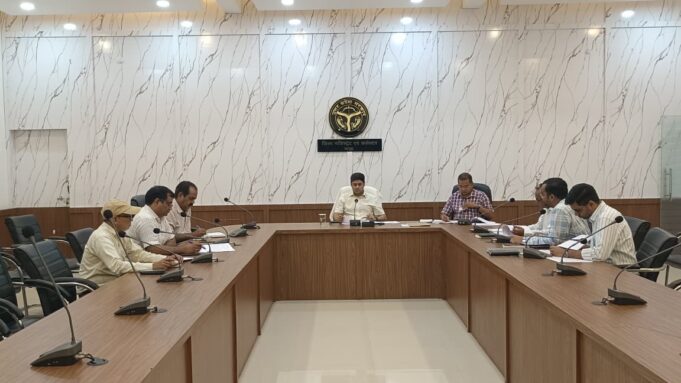 जिलाधिकारी की अध्यक्षता में समाज कल्याण, दिव्यांगजन सशक्तिकरण, पिछड़ा वर्ग कल्याण, अल्पसंख्यक कल्याण एवं श्रम विभाग की योजनाओं की समीक्षा बैठक संपन्न