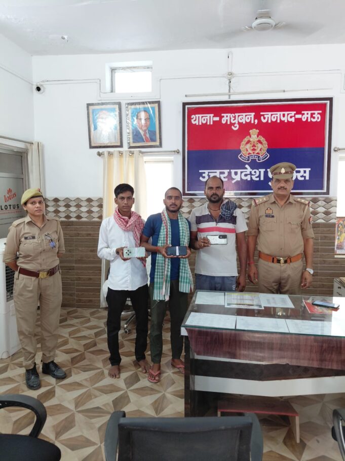 गायब हुए 63 हजार के 3 मोबाइल बरामद, मालिकों के खिले चेहरे