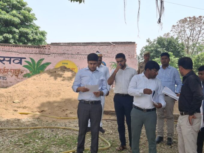 DM मुख्यमंत्री वैश्विक नगरोदय योजना अंतर्गत निर्माणाधीन विसर्जन घाट का किया निरीक्षण, गुणवत्ता एवं समयबद्धता पर दिया जोर
