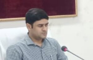 मांग पत्र के सापेक्ष अभिलेख उपलब्ध कराने में लापरवाही पर जिलाधिकारी सख्त,पांच कर्मचारियों का वेतन रोकने के निर्देश,जनसुनवाई के दौरान प्रकरण संज्ञान में आया,जिलाधिकारी ने की त्वरित करवाई