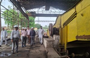 जिलाधिकारी ने घोसी चीनी मिल के मरम्मत कार्यों का किया निरीक्षण, समयबद्ध एवं गुणवत्तापूर्ण कार्य पूर्ण कराने के दिए निर्देश