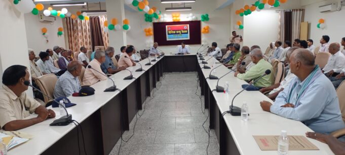 जिलाधिकारी के अध्यक्षता में जिला सैनिक बंधु की बैठक संपन्न।* *पूर्व सैनिकों की समस्याओं का प्राथमिकता के आधार पर होगा निस्तारण : जिलाधिकारी