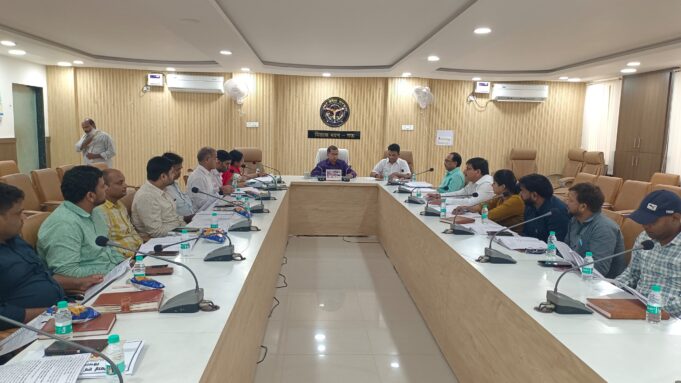 प्रधानमंत्री आदर्श ग्राम योजना के अंतर्गत चयनित ग्रामों की ग्राम विकास योजनाओं के अनुमोदन हेतु बैठक संपन्न