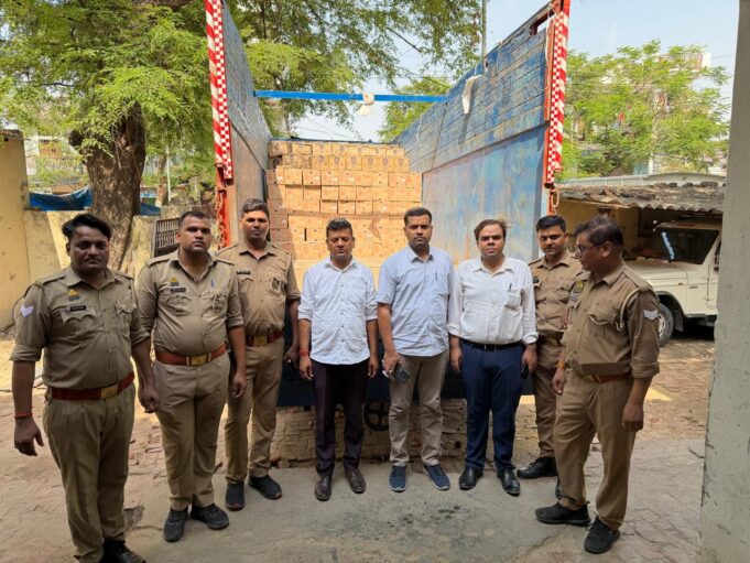 आबकारी विभाग की बड़ी कार्रवाई, 400 पेटी अवैध अंग्रेजी शराब बरामद