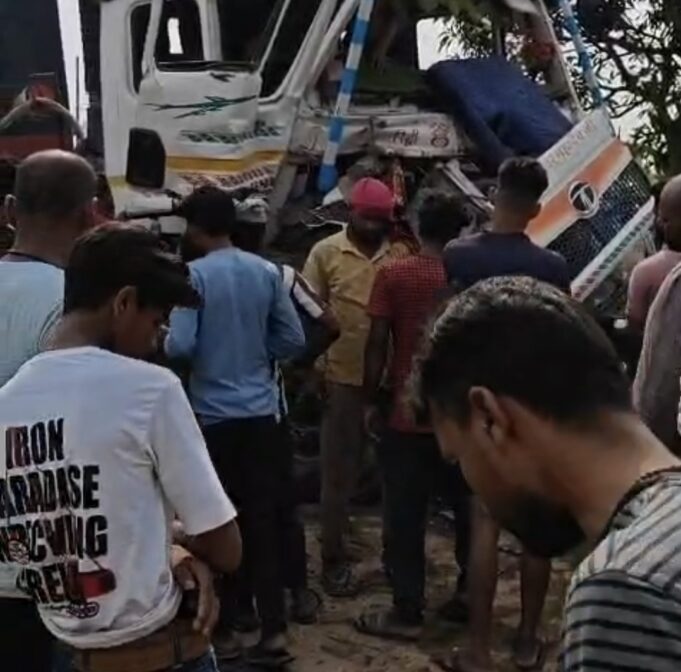 ट्रैक्टर ट्रेलर में भिड़ंत ट्रेलर चालक गंभीर