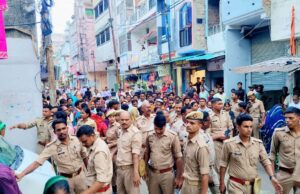 दोहरीघाट पुलिस पर कस्डी में पीट कर हत्या करने का आरोप, ग्रामीणों का फुटा गुस्सा