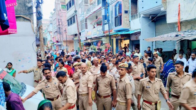 दोहरीघाट पुलिस पर कस्डी में पीट कर हत्या करने का आरोप, ग्रामीणों का फुटा गुस्सा