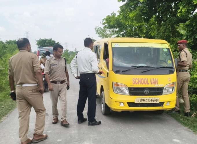 22 वाहनों का चालान तथा 04 वाहनों को सीज