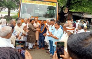 रोडवेज बस संचालन होने से खुशी