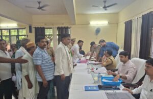 जिलाधिकारी की अध्यक्षता में तहसील घोसी में आयोजित हुआ संपूर्ण समाधान दिवस, 149 शिकायतों में 07 का मौके पर हुआ निस्तारण