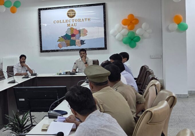 अपर जिलाधिकारी की अध्यक्षता में सड़क सुरक्षा समिति की बैठक संपन्न