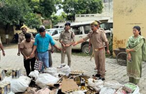 एसडीएम ने कोतवाली में जमा 340 लीटर शराब कराई नष्ट