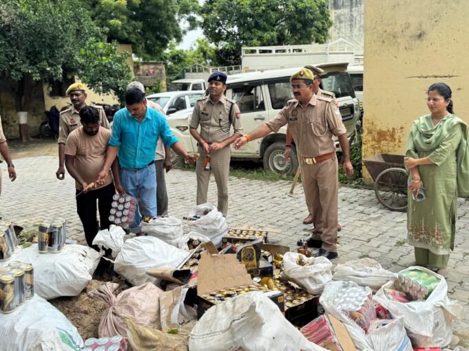 एसडीएम ने कोतवाली में जमा 340 लीटर शराब कराई नष्ट