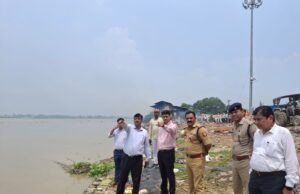 जिलाधिकारी व पुलिस अधीक्षक ने बाढ़ प्रभावित क्षेत्रों का किया स्थलीय निरीक्षण