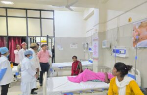 सीडीओ जिला महिला चिकित्सालय मऊ का किया औचक निरीक्षण व्यवस्थाओं का लिया जायजा, मरीजों से उपचार की गुणवत्ता की ली जानकारी।*