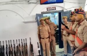 जीआरपी के पुलिस अधीक्षक ने किया निरीक्षण