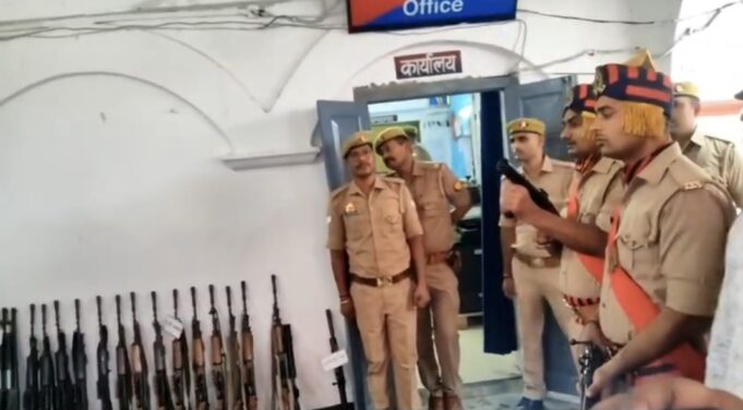 जीआरपी के पुलिस अधीक्षक ने किया निरीक्षण