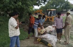 मऊ में 2794 लीटर अवैध शराब नष्ट, कोर्ट के आदेश पर पुलिस-प्रशासन की कार्रवाई*