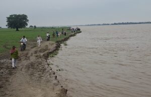घाघरा के रौद्र रूप से देवरांचल में दूसरी बार तबाही की आहट, दर्जनों गांवों में दहशत,खतरे के निशान से मात्र 81 सेमी नीचे जलस्तर