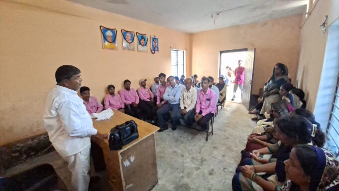 चकरा वासूनगर स्थित साधू पब्लिक स्कूल में धूमधाम से मनाया गया शिक्षक दिवस, प्रबंधक शिवदेनी उर्फ साधू ने गोष्ठी कर शिक्षकों के योगदान पर डाला प्रकाश