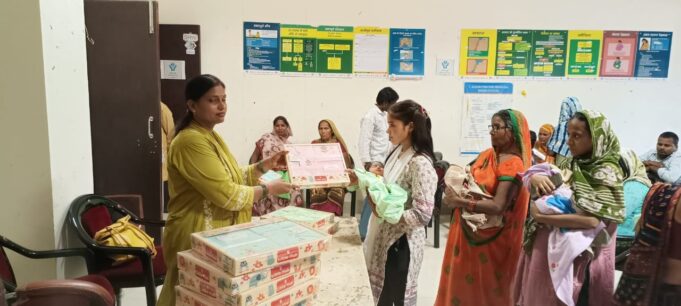 जिला महिला चिकित्सालय में मनाया गया कन्या जन्मोत्सव, 17 नवजात कन्याओं को वितरित किए गए वस्त्र