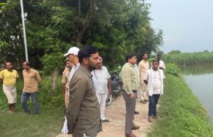 बाढ़ प्रभावित क्षेत्रों का किया निरीक्षण, नाव की व्यवस्था, बाढ़ चौकियां अलर्ट