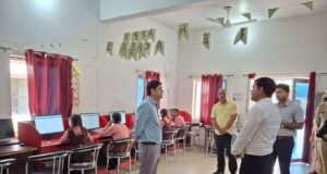 जिलाधिकारी ने कस्तूरबा गांधी आवासीय बालिका विद्यालय रानीपुर का किया आकस्मिक निरीक्षण