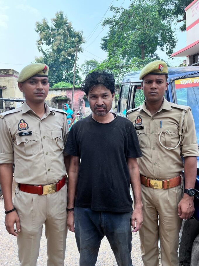 15 हजार का इनामी गैंगस्टर गिरफ्तार, भेजा गया जेल, पुलिस ने मुखबिर की सूचना पर कटघराशंकर मोड़ के पास से दबोचा