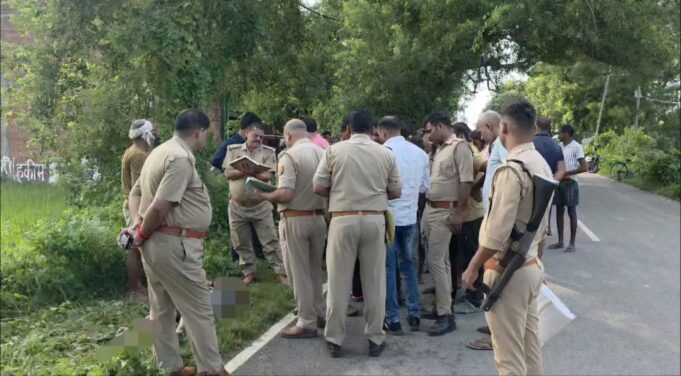 खेत में मिला अज्ञात शव सनसनी,पुलिस जांच में जुटी